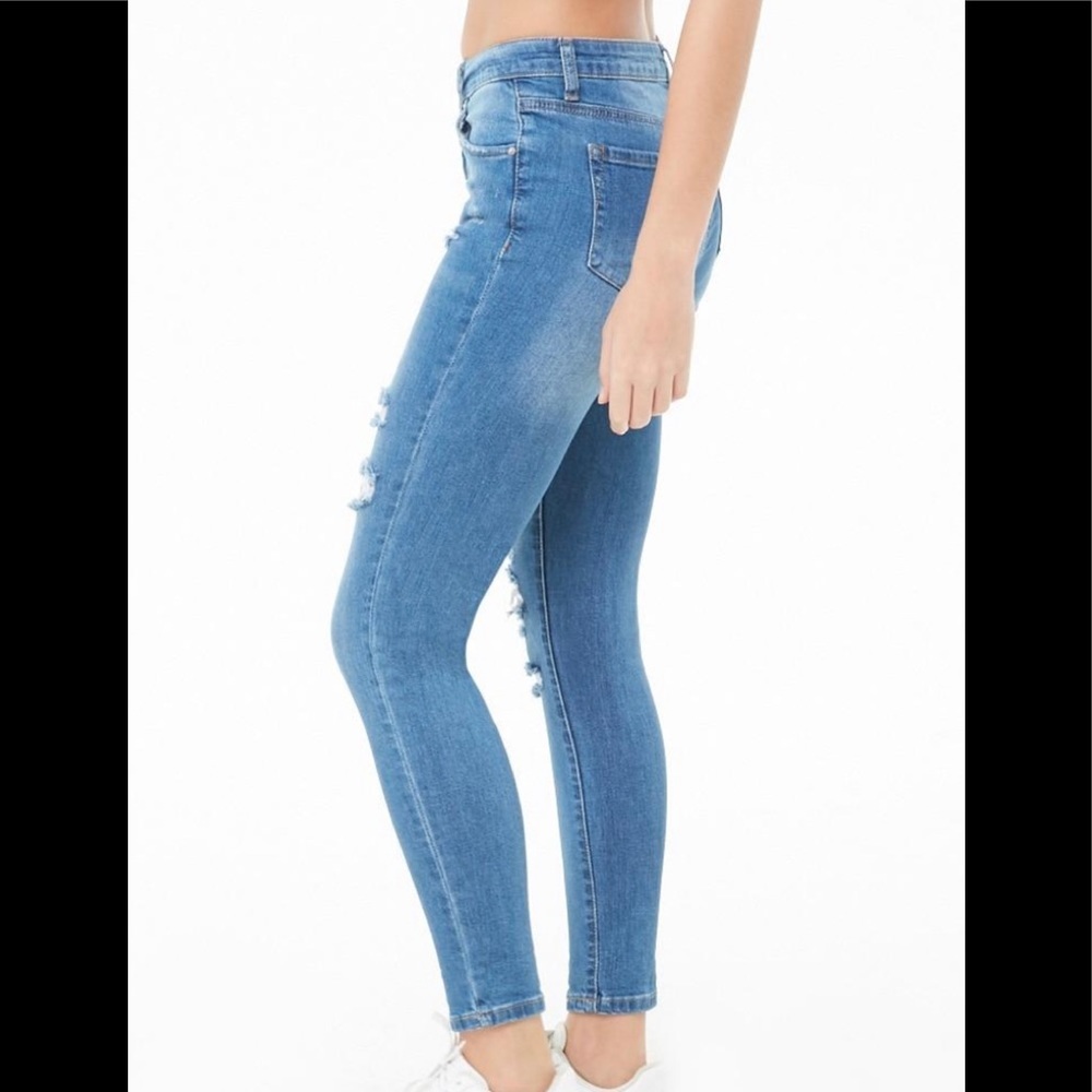 Forever 21 Distressed Jeans High waist